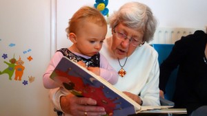 Telling the stories Using storybooks